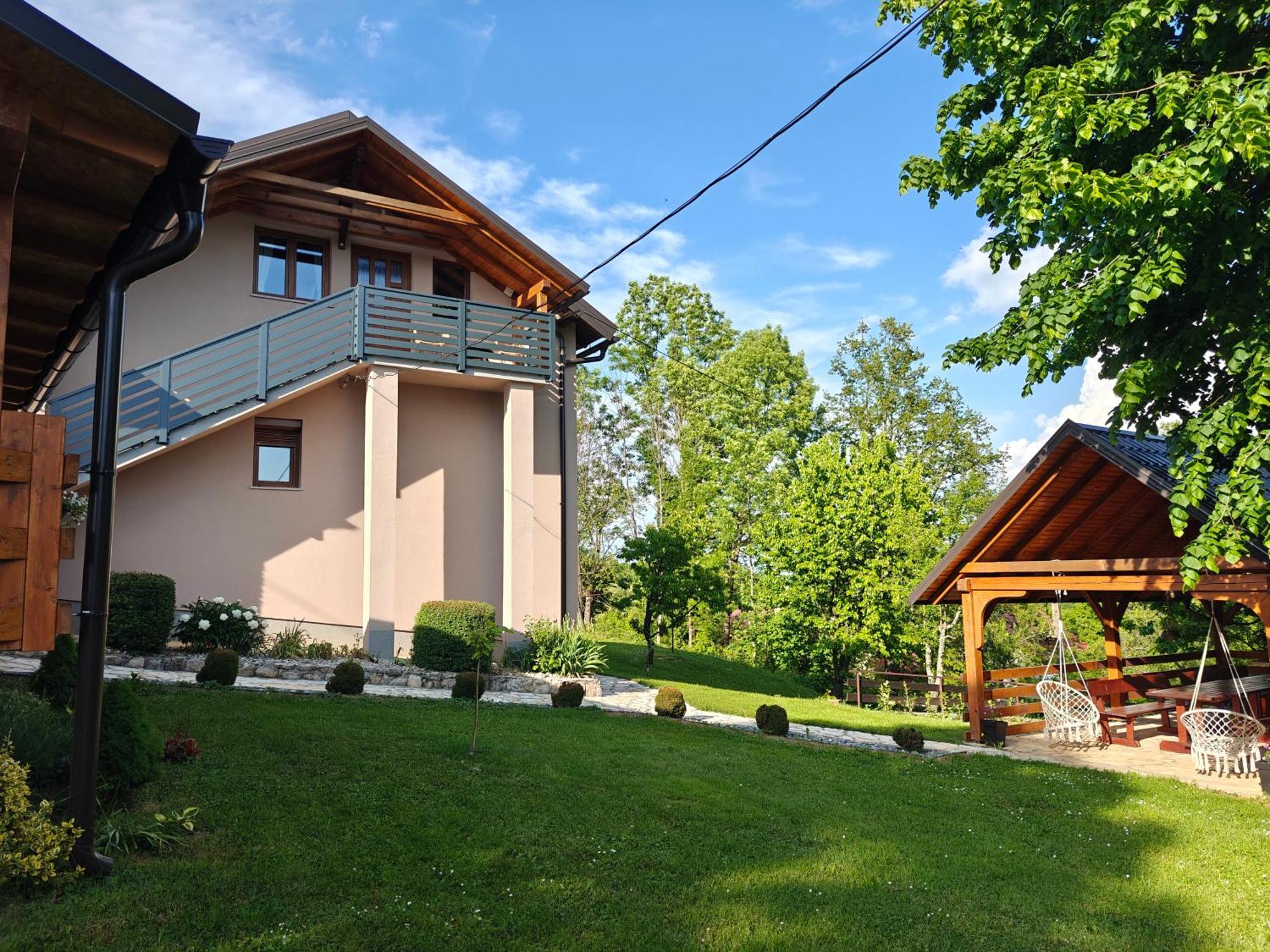 Apartment Sara Rakovica Exterior foto